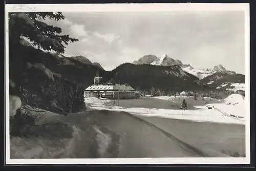 AK Schloss Elmau, Blick auf das Schloss im Schnee