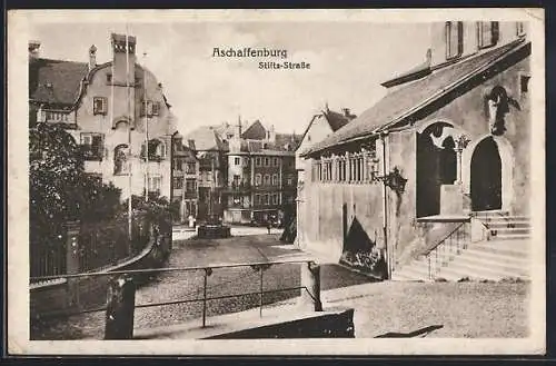 AK Aschaffenburg, Stifts-Strasse mit Denkmal
