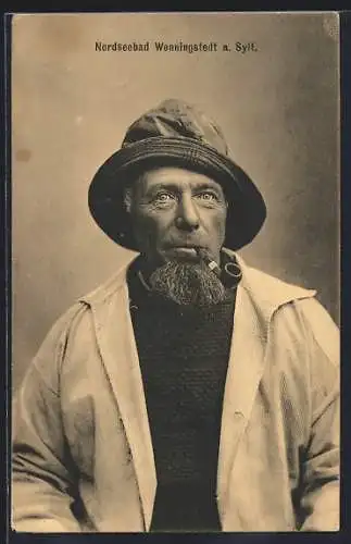 AK Wenningstedt a. Sylt, Mann mit Hut und Pfeife