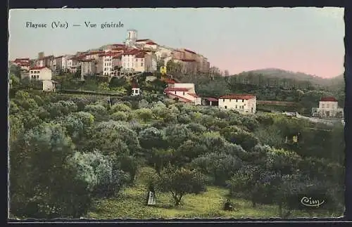 AK Flayosc, Vue générale du village et des paysages environnants