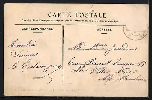 AK Le Luc, Place de la Liberté et Place Blanqui avec arbres et passants