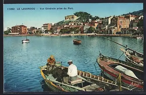 AK Le Lavandou, Vue Générale prise du Port