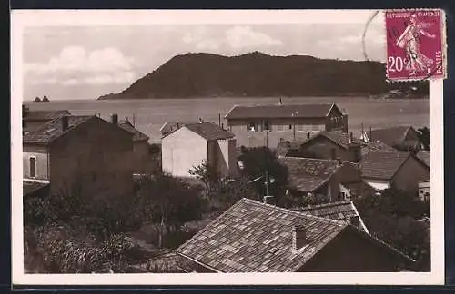 AK Saint-Elme, Vue sur la grande mer, au fond les deux frères