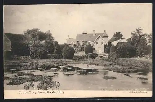 AK Garden City, Norton Bury Farm