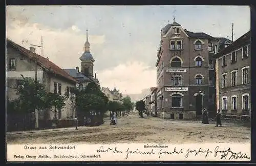AK Schwandorf / Bayern, Bahnhofstrasse mit Bahnhof-Hotel und Turmgebäude