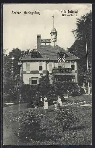 AK Heringsdorf / Ostseebad, Villa Delbrück, Bülow-Str. 16, Familie mit Hund im Garten