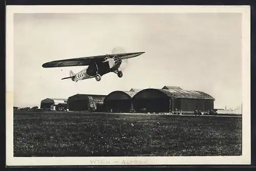 AK Wien-Aspern, Flughafen, Startende Zivilmaschine