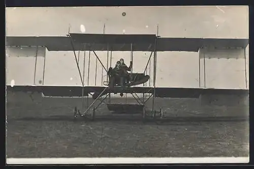 Foto-AK Flugzeug vor dem Start