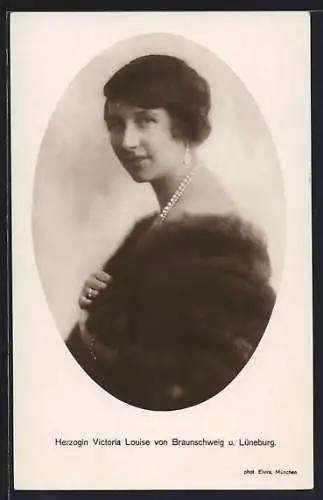 AK Victoria Louise Herzogin von Braunschweig und Lüneburg im Pelz