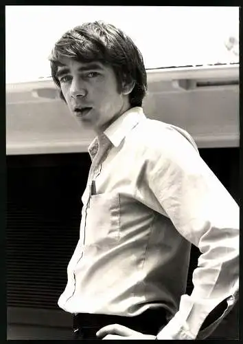 Fotografie Vig Briggs, Gitarrist der The Animals mit aufgeplatzter Lippe, Grossformat 21 x 29cm