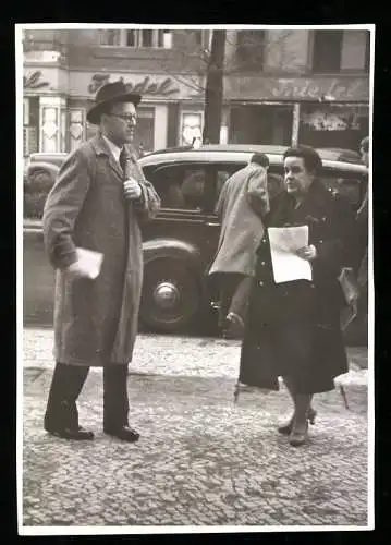 Fotografie Hellmut H. Prinz, britischer Politiker und Sozialreformer Frank Pakenham, 7. Earl of Longford