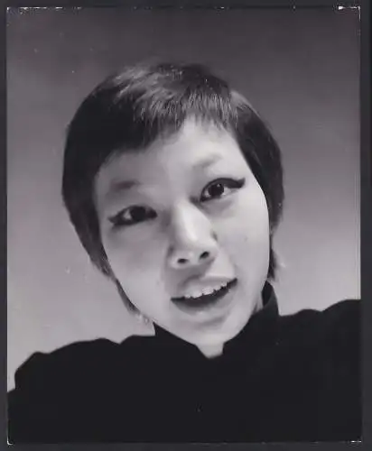 Fotografie Tom Blau, Jacqueline Chan, Schauspielerin und Tänzerin aus Trinidad, Grossformat 21 x 25cm