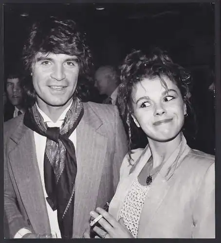Fotografie Schauspieler Oliver Tobais mit seiner Frau Camilla Ravenshear