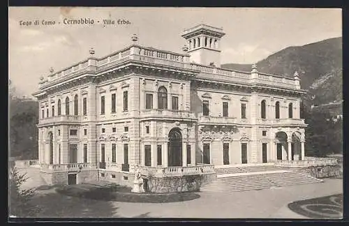 AK Cernobbio /Lago di Como, Villa Erba, Gesamtansicht mit Statue