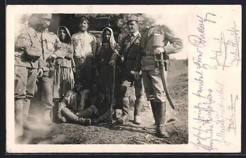 AK Sinti und Roma / Zigeuner und Soldaten in Uniform