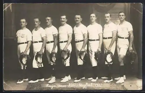 AK Turner mit Kränzen, Sieger vom Kreisbergfest 1921
