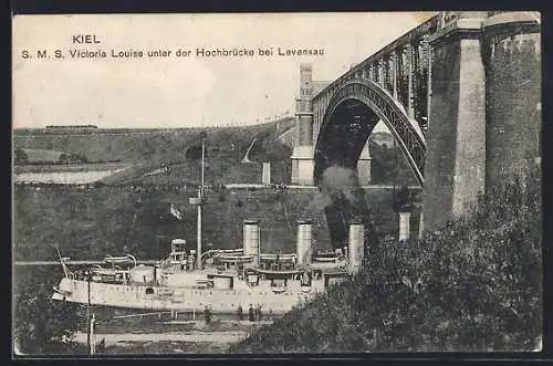 AK Kiel-Levensau, SMS Victoria Louise unter der Hochbrücke
