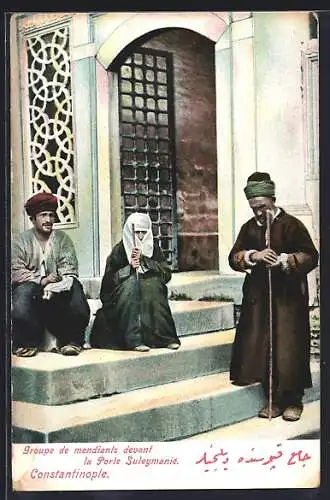 AK Constantinople, Groupe de mendiants devant la Porte Suleymanié