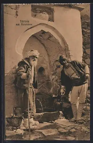 AK zwei Türken am Brunnen stehend