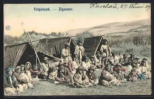 AK Cziganyok, Zigeuner, Gruppe vor drei Zelten