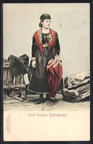 AK Deffereggenthal, Junge Frau in Tiroler Tracht mit Schirm