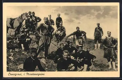 AK Montenegriner Soldaten, Gruppenbild mit Pferd