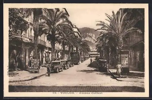 AK Toulon, Avenue Colbert avec palmiers et voitures anciennes