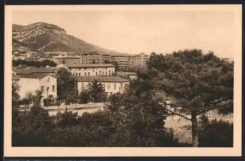 AK Toulon, Vue sur la clinique Malartic avec collines en arrière-plan