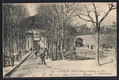 AK Toulon, Porte d`Italie construite en 1778 avec passants en hiver