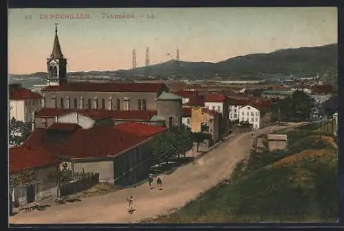 AK Le Mourillon, Panorama avec église et vue sur les collines et la mer
