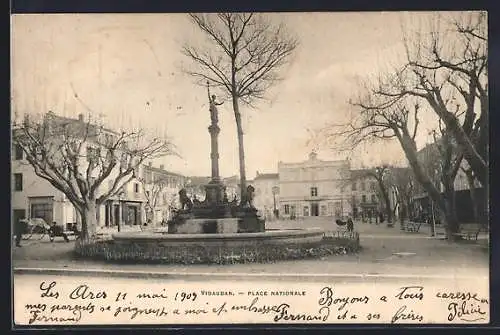 AK Vidauban, Place Nationale avec fontaine et arbres en hiver