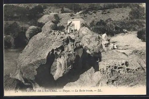 AK Trayas, La Roche trouée sur la Corniche de l`Estérel