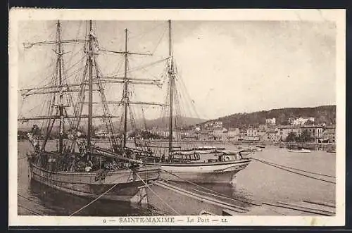 AK Sainte-Maxime, Le Port avec voiliers amarrés