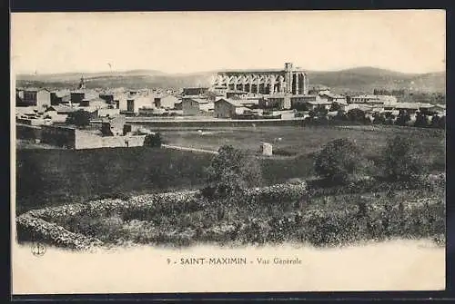AK Saint-Maximin, Vue Générale du village avec l`abbaye en arrière-plan