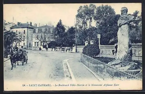 AK Saint-Raphaël, Le Boulevard Félix-Martin et le Monument Alphonse Karr