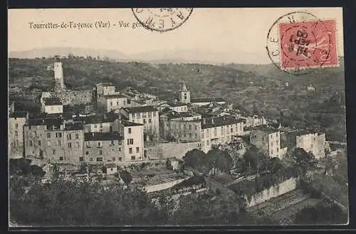 AK Tourrettes-de-Fayence, Vue générale du village et des collines environnantes