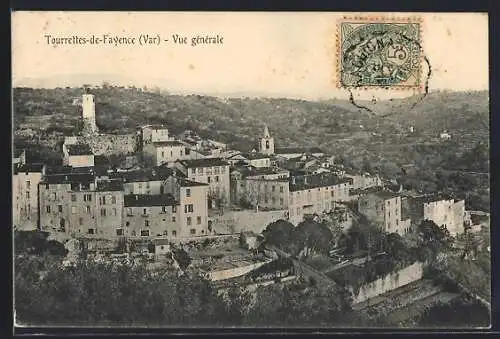 AK Tourrettes-de-Fayence, Vue générale du village et des collines environnantes