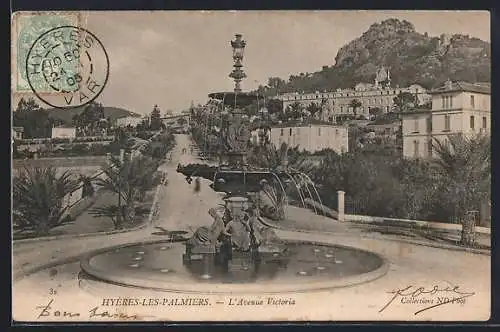 AK Hyères-les-Palmiers, L`Avenue Victoria et sa fontaine majestueuse