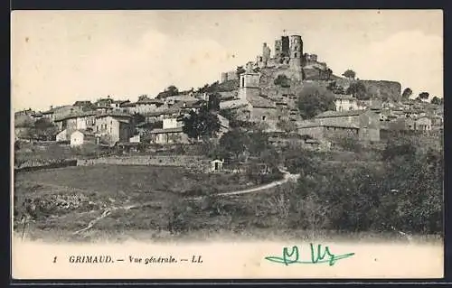 AK Grimaud, Vue générale du village et château sur la colline