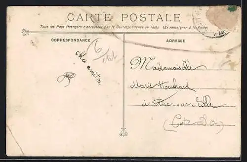 AK Tamaris-sur-Mer, Le Grand-Hôtel, vue prise du Débarcadère avec bateaux et passants