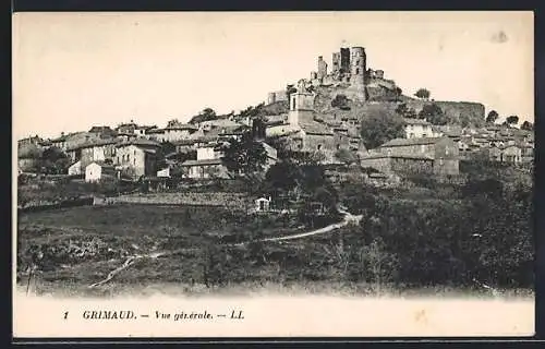AK Grimaud, Vue générale du village et du château sur la colline