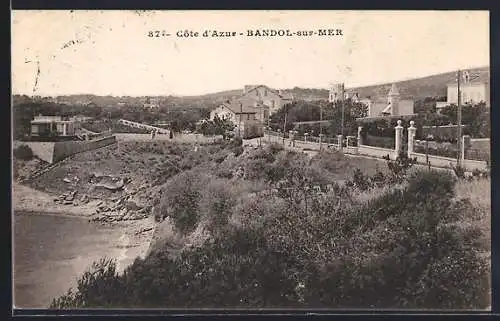 AK Bandol-sur-Mer, Vue côtière à la Côte d`Azur avec paysages et habitations