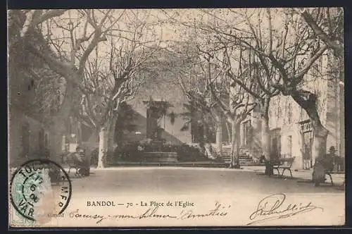 AK Bandol, La Place de l`Eglise avec allée bordée d`arbres
