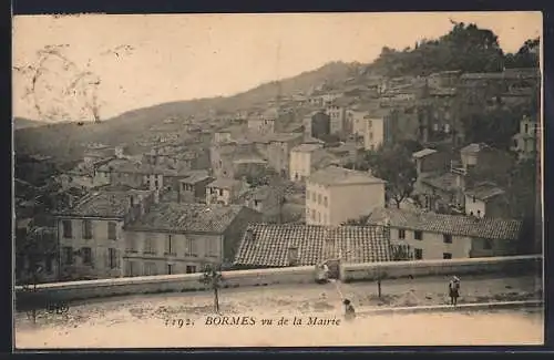 AK Bormes, vue de la Mairie sur le village et les collines environnantes