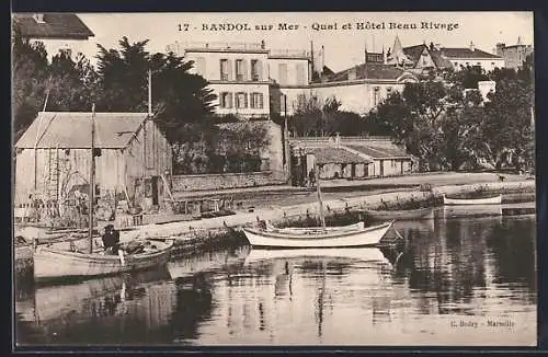 AK Bandol, Quai et Hôtel Beau Rivage avec bateaux amarrés