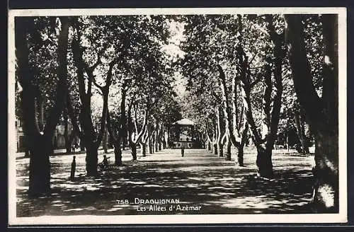 AK Draguignan, Les Allées d`Azémar avec kiosque au centre