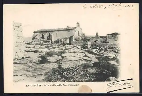 AK La Cadière, Chapelle Ste-Madeleine et paysage rocheux
