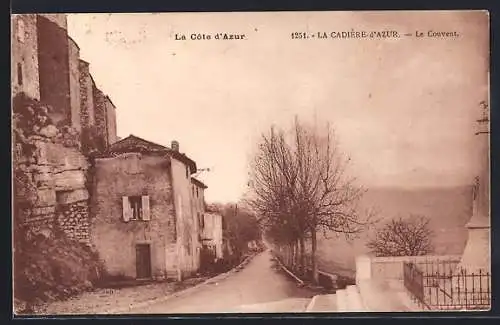 AK La Cadière-d`Azur, Le Couvent et la route bordée d`arbres