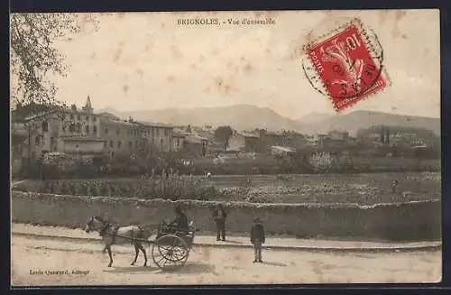 AK Brignoles, Vue d`ensemble avec calèche et village en arrière-plan