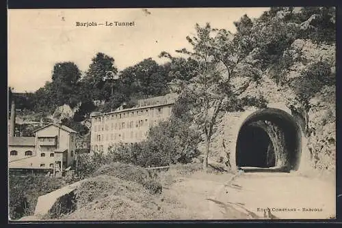 AK Barjols, Le Tunnel et bâtiments environnants